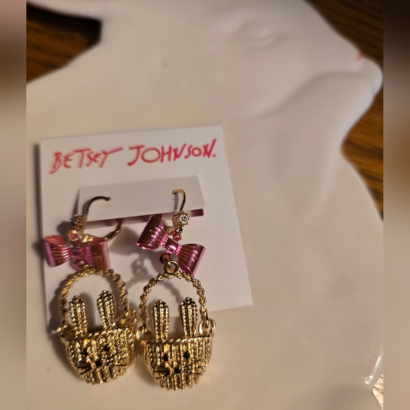 Betsey Johnson Gold Tone Rabbit Ears Easter Basket Drop Earrings Pink Bow NWT - Picture 6 of 14